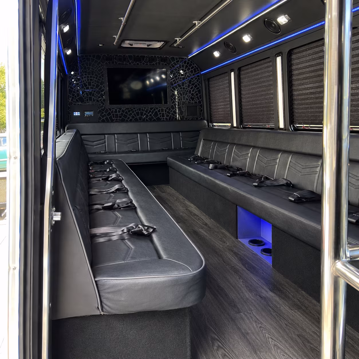 Omaha Winery Tour & Pub Crawl Transportation