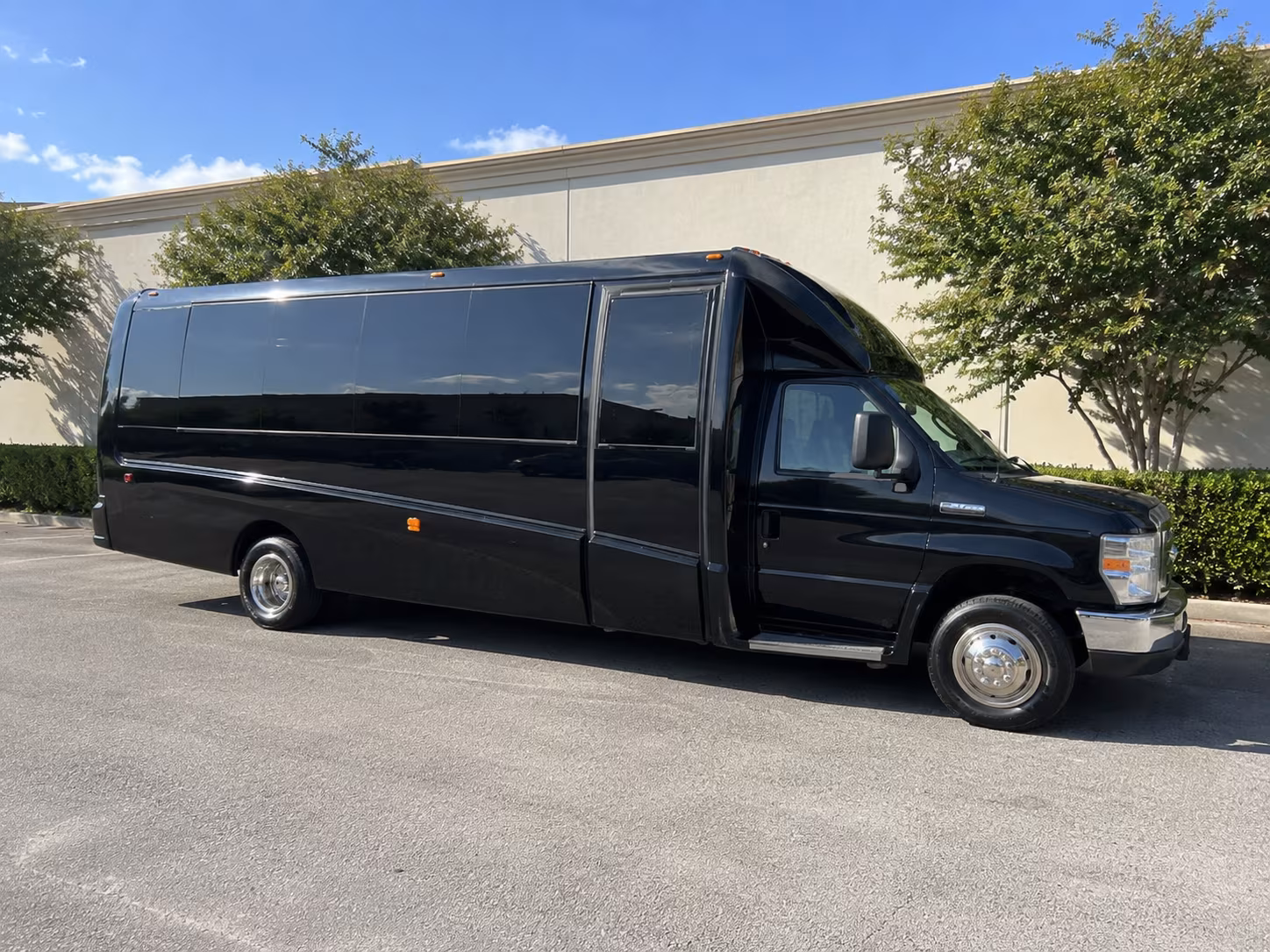 Sioux Falls Birthday, Sweet 16, & Quinceañera Party Bus Rentals